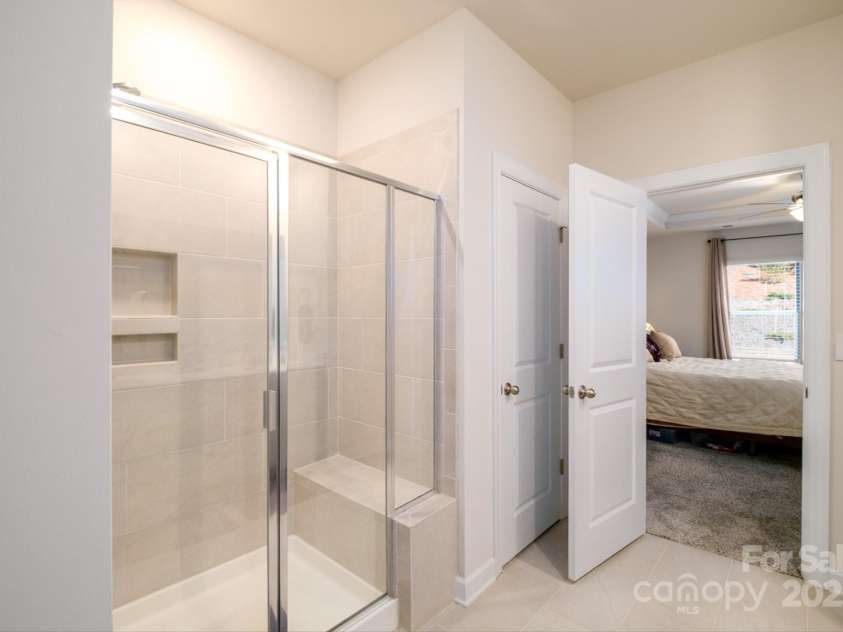 4321 Duplin Drive, Charlotte, NC 28214.  MLS# CAR4224974, YatesRealty ID 11776. 