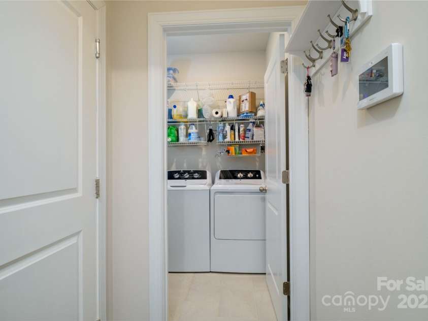 4321 Duplin Drive, Charlotte, NC 28214.  MLS# CAR4224974, YatesRealty ID 11776. 