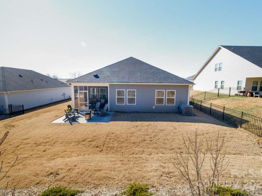 4321 Duplin Drive, Charlotte, NC 28214.  MLS# CAR4224974, YatesRealty ID 11776. 