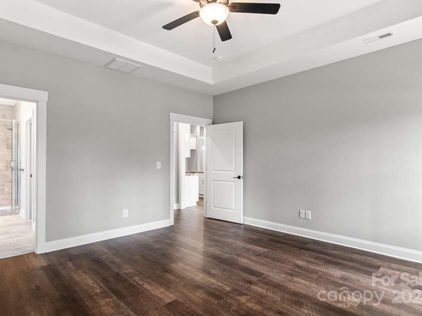 121 Arboretum Way, Shelby, NC 28152.  MLS# CAR4133112, YatesRealty ID 11777. Beautiful floors!