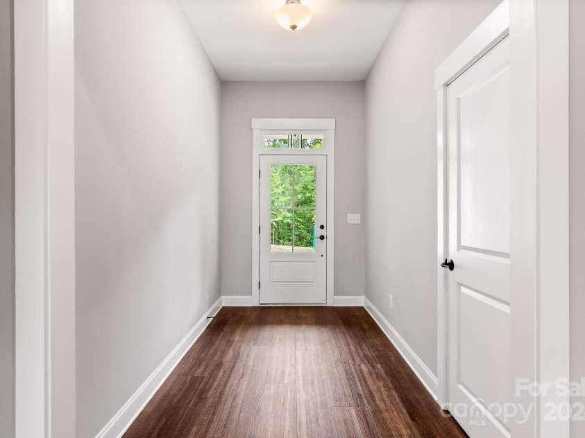 121 Arboretum Way, Shelby, NC 28152.  MLS# CAR4133112, YatesRealty ID 11777. Foyer