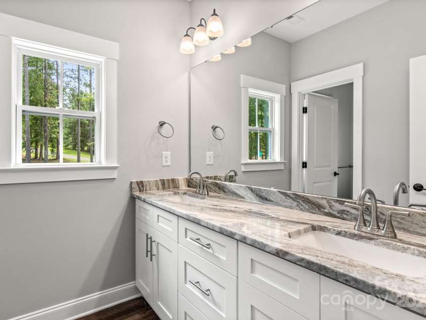 121 Arboretum Way, Shelby, NC 28152.  MLS# CAR4133112, YatesRealty ID 11777. Second full bath located between bedrooms 2 and 3