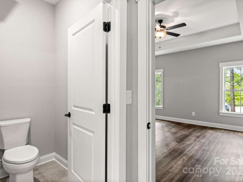 121 Arboretum Way, Shelby, NC 28152.  MLS# CAR4133112, YatesRealty ID 11777. Water closet