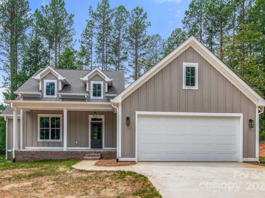121 Arboretum Way, Shelby, NC 28152.  MLS# CAR4133112, YatesRealty ID 11777. Welcome to 121 Arboretum Way!