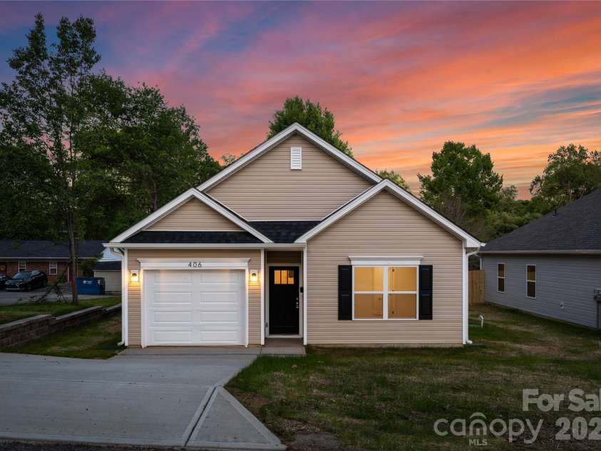 5541 Manning Road, Charlotte, NC 28269.  MLS# CAR4362872, YatesRealty ID 11777. Representation