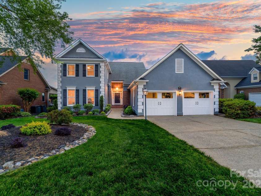 7220 Swansea Lane, Cornelius, NC 28031.  MLS# CAR4255179, YatesRealty ID 11778. 