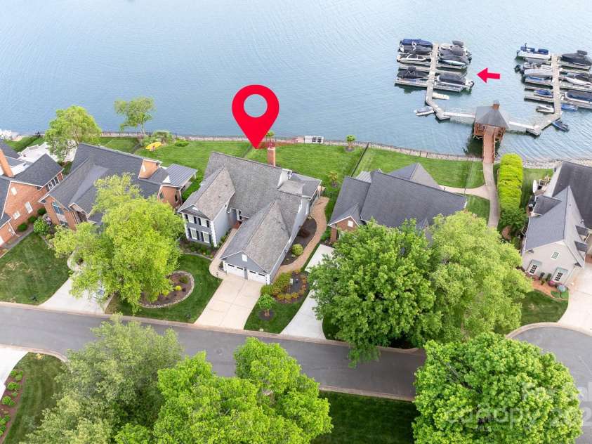 7220 Swansea Lane, Cornelius, NC 28031.  MLS# CAR4255179, YatesRealty ID 11778. 