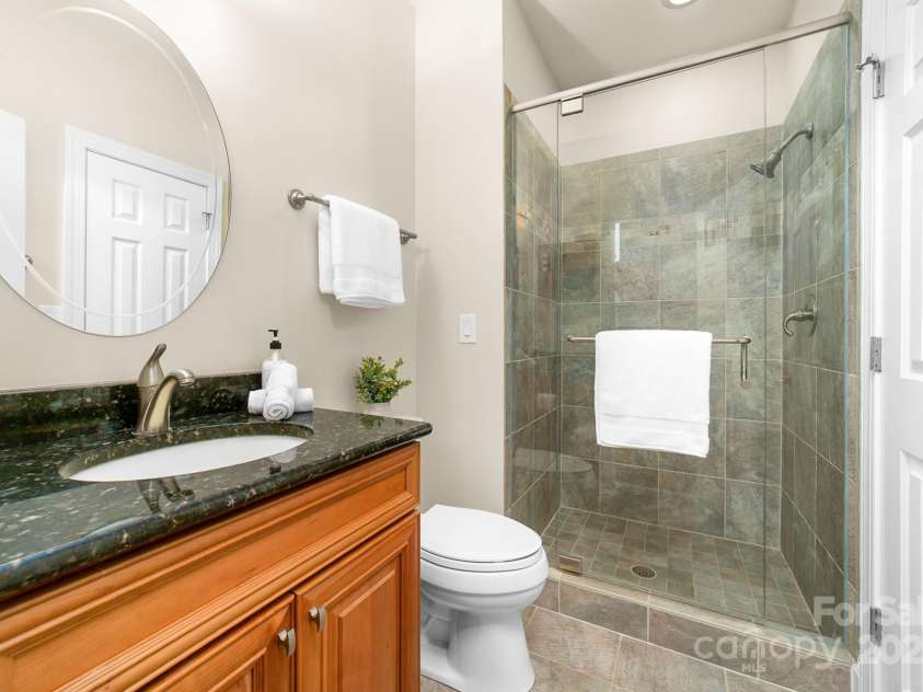 7220 Swansea Lane, Cornelius, NC 28031.  MLS# CAR4255179, YatesRealty ID 11778. Main Level Guest Bath