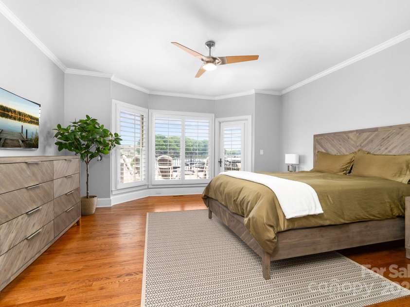 7220 Swansea Lane, Cornelius, NC 28031.  MLS# CAR4255179, YatesRealty ID 11778. Main Level Primary Suite