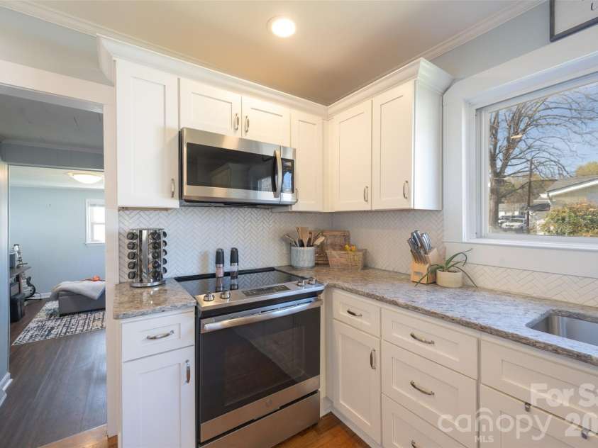 206 Bates Avenue, Cherryville, NC 28021.  MLS# CAR4358580, YatesRealty ID 11779. Range