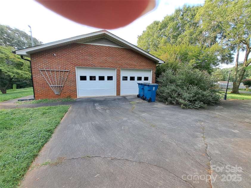 123 Softwind Lane, Concord, NC 28025.  MLS# CAR4296194, YatesRealty ID 1178. 