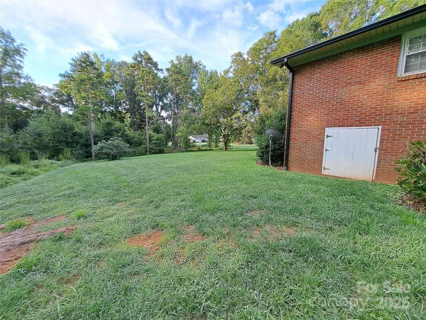 123 Softwind Lane, Concord, NC 28025.  MLS# CAR4296194, YatesRealty ID 1178. Crawl space access
