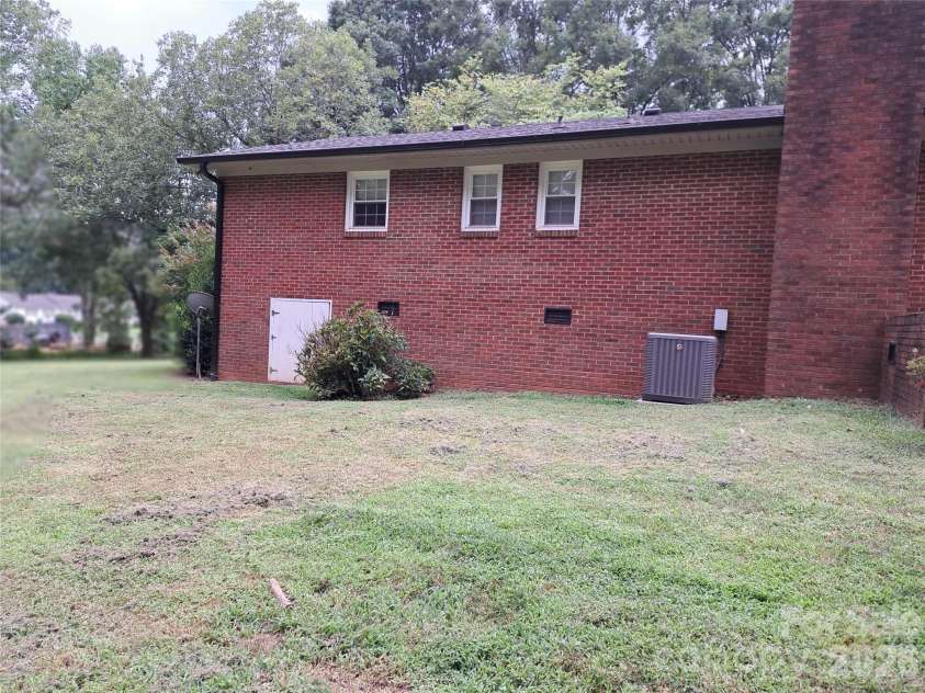 123 Softwind Lane, Concord, NC 28025.  MLS# CAR4413038, YatesRealty ID 1178. 