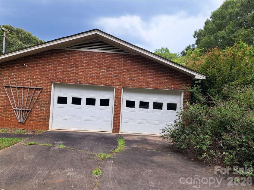 123 Softwind Lane, Concord, NC 28025.  MLS# CAR4413038, YatesRealty ID 1178. 