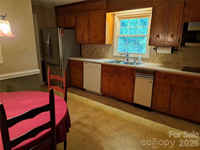 123 Softwind Lane, Concord, NC 28025.  MLS# CAR4413038, YatesRealty ID 1178. 