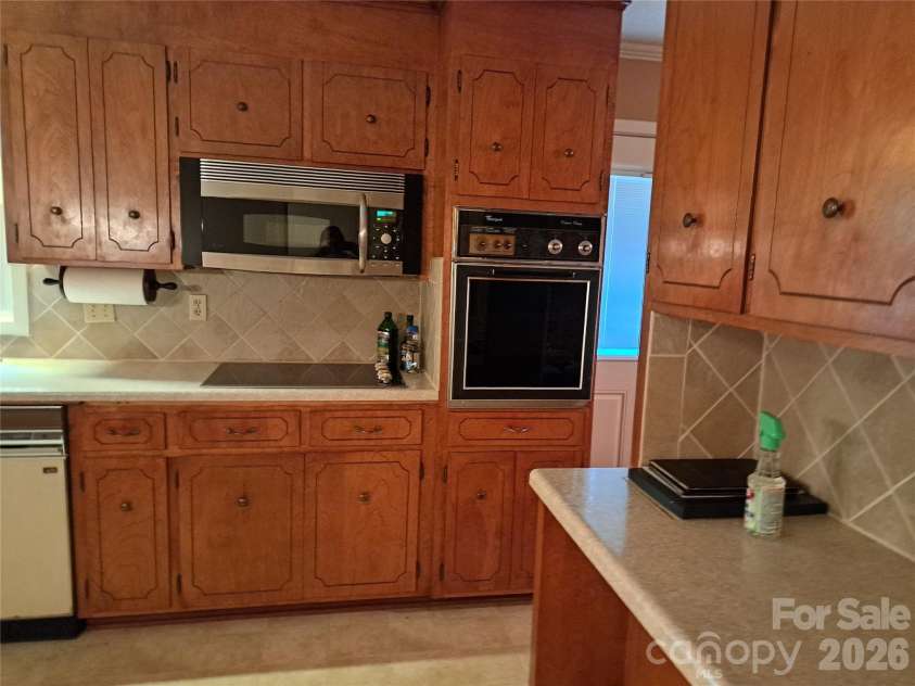 123 Softwind Lane, Concord, NC 28025.  MLS# CAR4413038, YatesRealty ID 1178. 