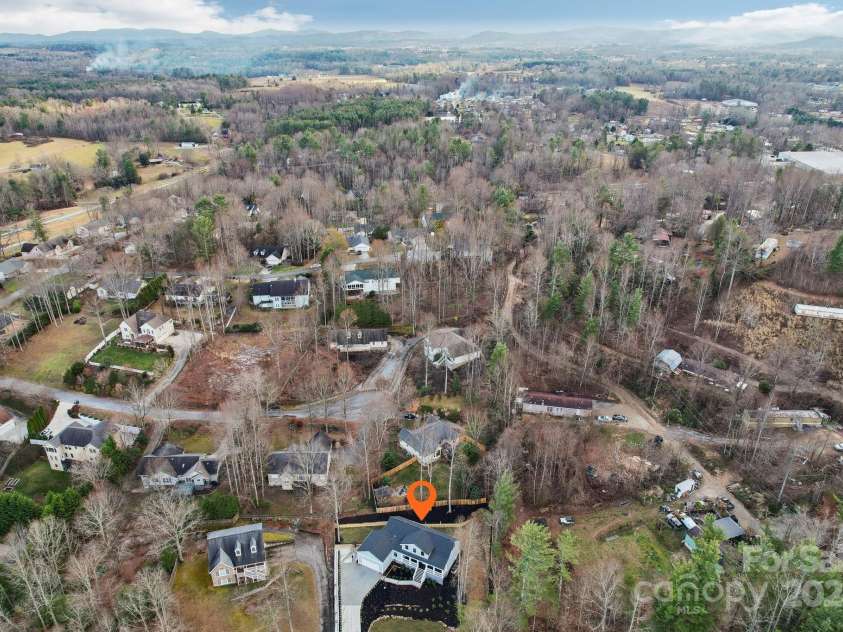 129 Oak Apple Lane, Hendersonville, NC 28792.  MLS# CAR4205968, YatesRealty ID 1178. Aerial