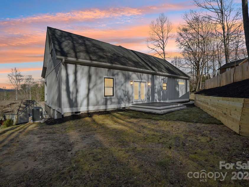 129 Oak Apple Lane, Hendersonville, NC 28792.  MLS# CAR4205968, YatesRealty ID 1178. Sunset