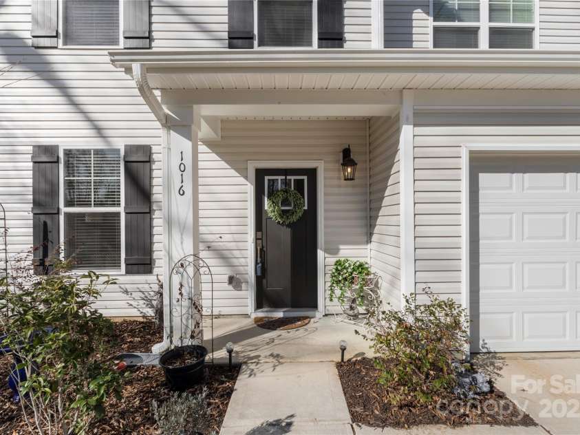 1016 Helms Road, Charlotte, NC 28214.  MLS# CAR4223893, YatesRealty ID 11780. 