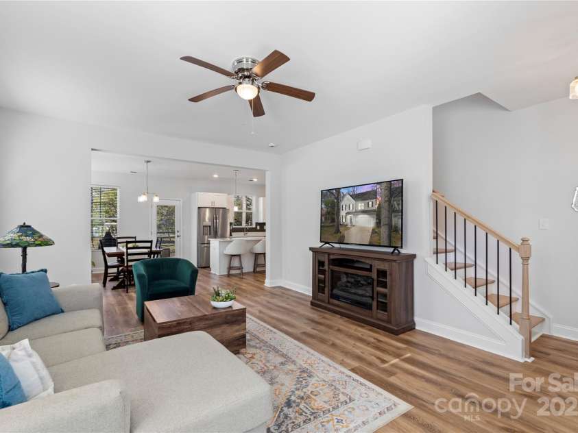 1016 Helms Road, Charlotte, NC 28214.  MLS# CAR4223893, YatesRealty ID 11780. 