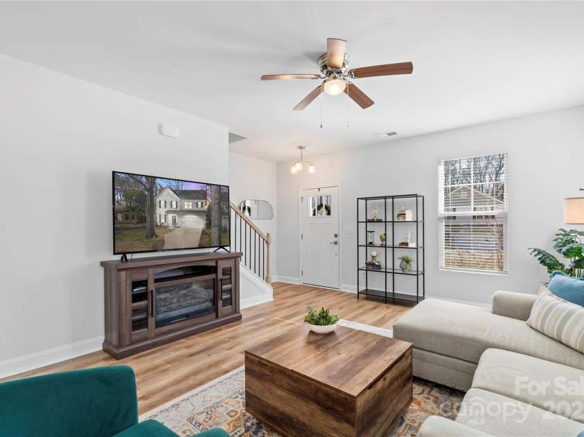 1016 Helms Road, Charlotte, NC 28214.  MLS# CAR4223893, YatesRealty ID 11780. 