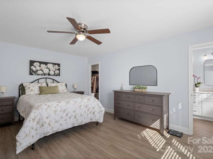 1016 Helms Road, Charlotte, NC 28214.  MLS# CAR4223893, YatesRealty ID 11780. 