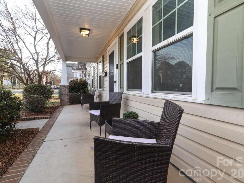 505 Campus Street, Charlotte, NC 28216.  MLS# CAR4339976, YatesRealty ID 11780. 