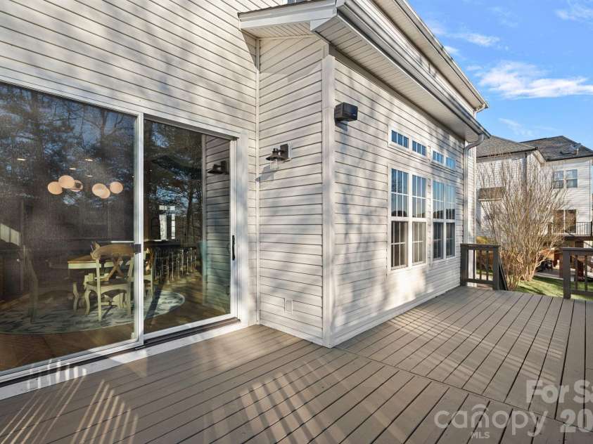 1470 Valhalla Drive, Denver, NC 28037.  MLS# CAR4344141, YatesRealty ID 11781. 