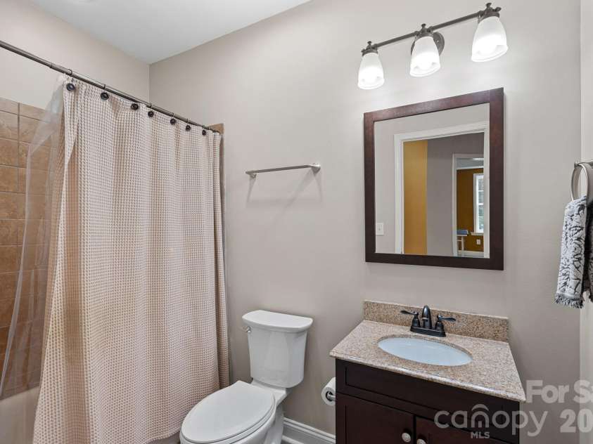 1470 Valhalla Drive, Denver, NC 28037.  MLS# CAR4344141, YatesRealty ID 11781. Basement full bathroom