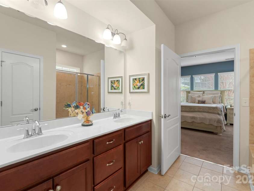 4001 Perth Road, Fort Mill, SC 29707.  MLS# CAR4231148, YatesRealty ID 11781. Double Vanities