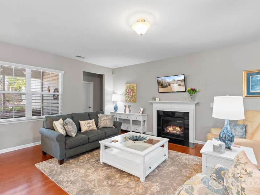 4001 Perth Road, Fort Mill, SC 29707.  MLS# CAR4231148, YatesRealty ID 11781. Hardwood Floors