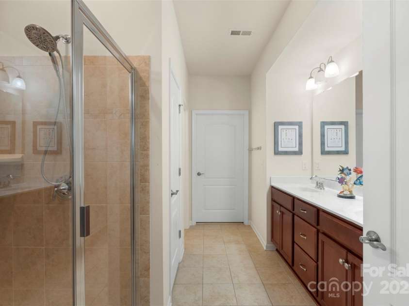 4001 Perth Road, Fort Mill, SC 29707.  MLS# CAR4231148, YatesRealty ID 11781. Primary Bathroom