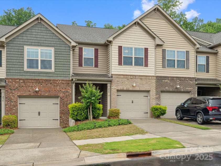 234 Ascot Run Way, Fort Mill, SC 29715.  MLS# CAR4256118, YatesRealty ID 11783. 