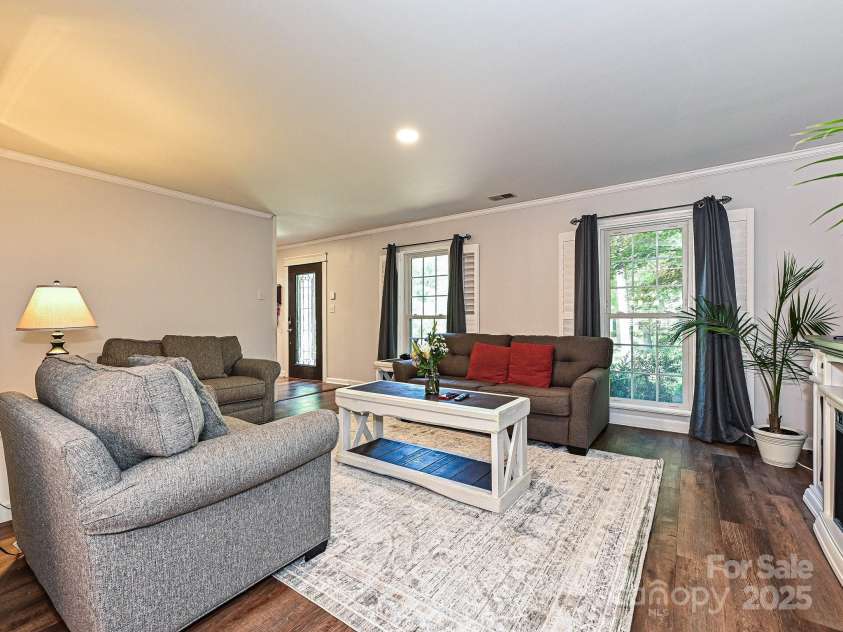 8200 Lansford Road, Charlotte, NC 28277.  MLS# CAR4250337, YatesRealty ID 11784. 