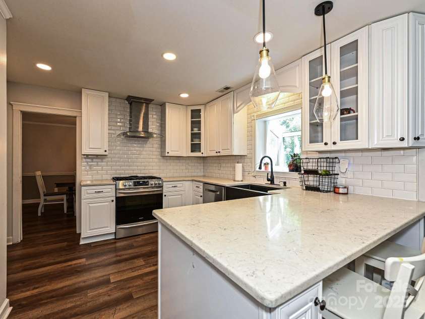 8200 Lansford Road, Charlotte, NC 28277.  MLS# CAR4250337, YatesRealty ID 11784. 