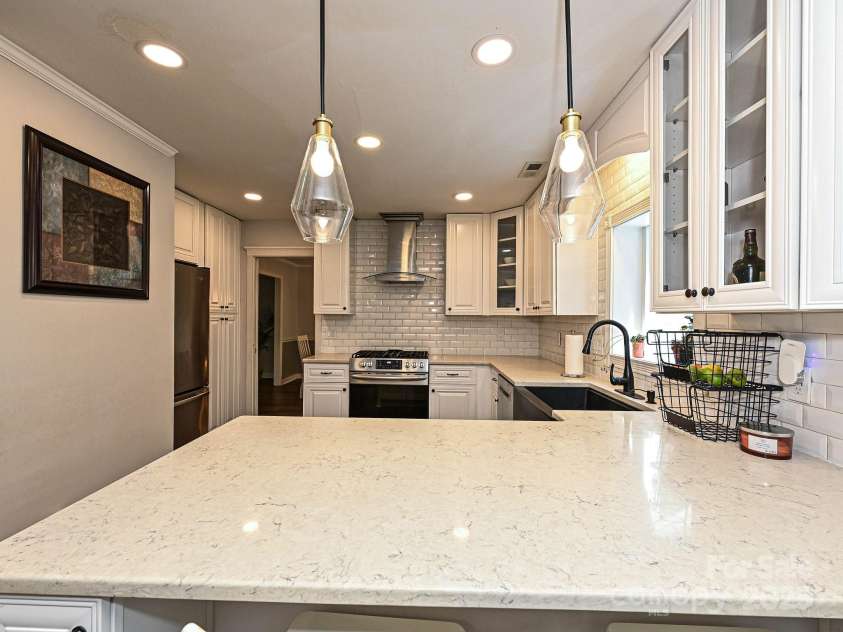 8200 Lansford Road, Charlotte, NC 28277.  MLS# CAR4250337, YatesRealty ID 11784. 