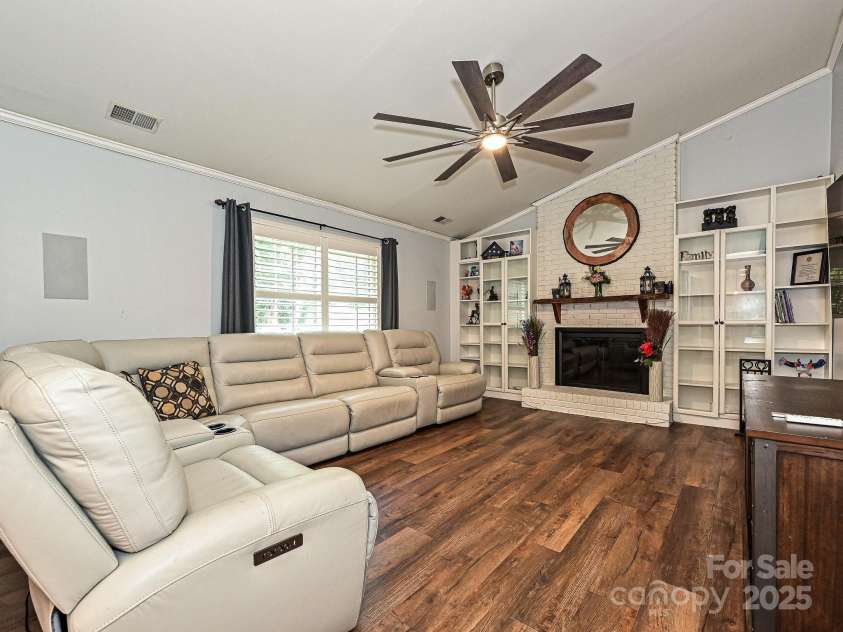 8200 Lansford Road, Charlotte, NC 28277.  MLS# CAR4250337, YatesRealty ID 11784. 