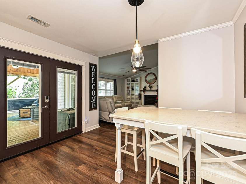 8200 Lansford Road, Charlotte, NC 28277.  MLS# CAR4250337, YatesRealty ID 11784. 