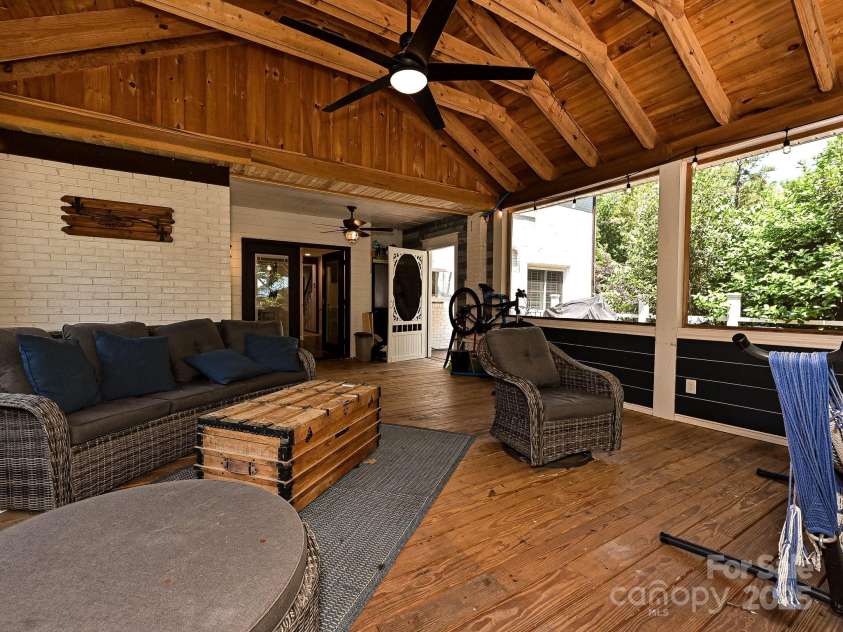 8200 Lansford Road, Charlotte, NC 28277.  MLS# CAR4250337, YatesRealty ID 11784. 