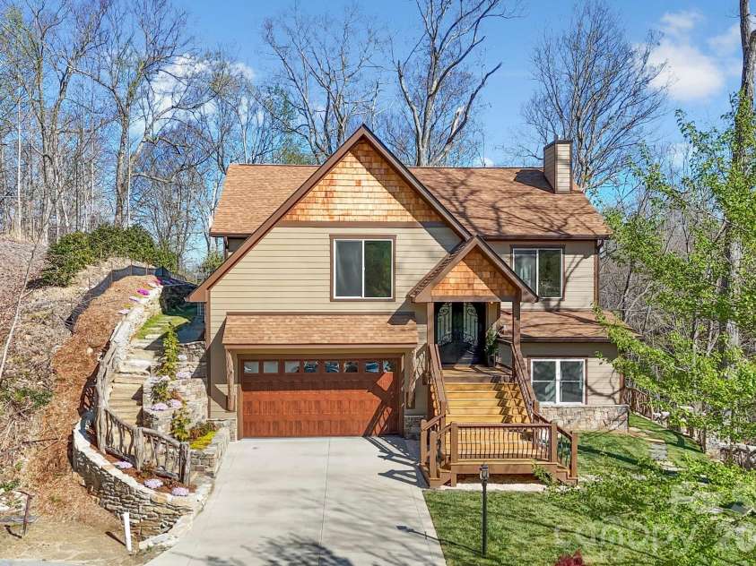 162 Preserve Court, Hendersonville, NC 28791.  MLS# CAR4367216, YatesRealty ID 11786. 