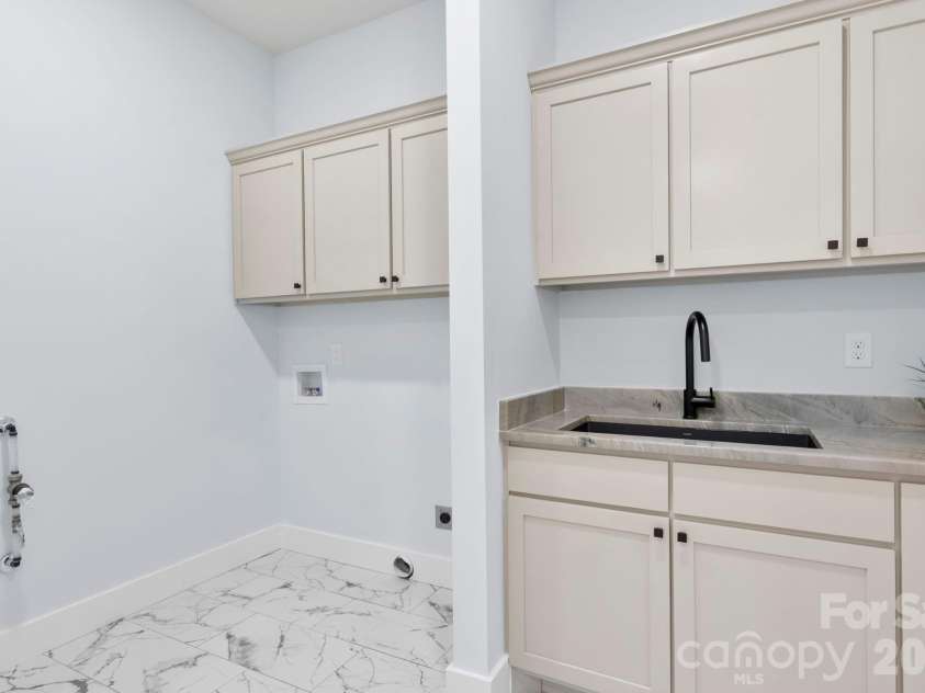 162 Preserve Court, Hendersonville, NC 28791.  MLS# CAR4367216, YatesRealty ID 11786. 