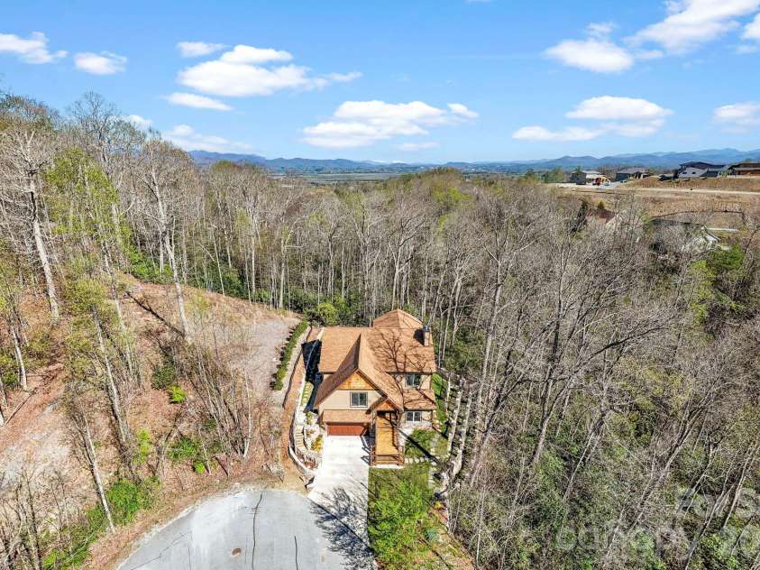 162 Preserve Court, Hendersonville, NC 28791.  MLS# CAR4367216, YatesRealty ID 11786. 