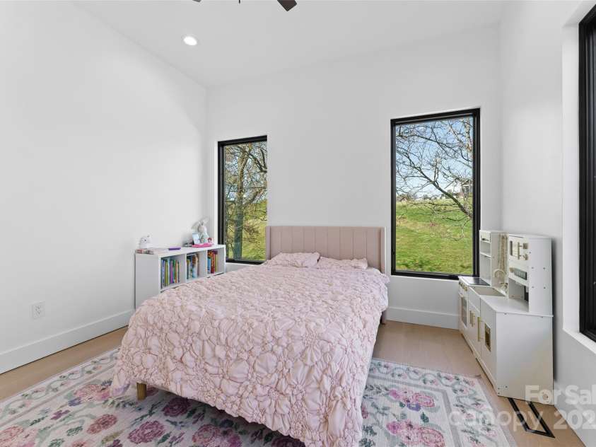 503 Nesbitt Drive, Mills River, NC 28759.  MLS# CAR4247287, YatesRealty ID 11786. 