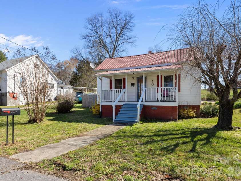 264 Church Street, Marion, NC 28752.  MLS# CAR4350373, YatesRealty ID 11787. 