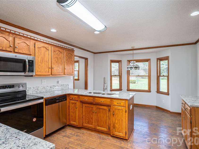 2515 Myra Lane, Lincolnton, NC 28092.  MLS# CAR4357000, YatesRealty ID 11788. 
