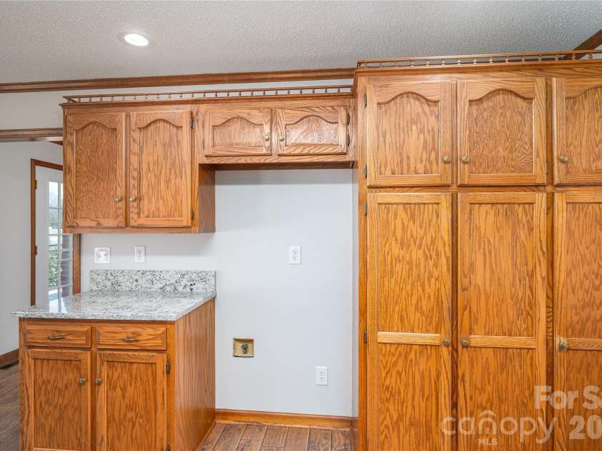 2515 Myra Lane, Lincolnton, NC 28092.  MLS# CAR4357000, YatesRealty ID 11788. 