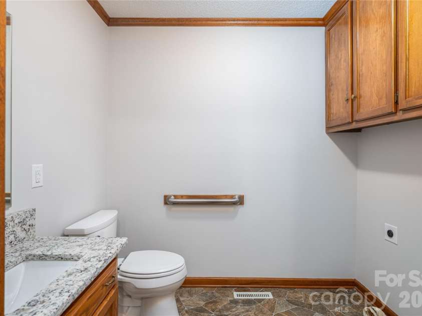 2515 Myra Lane, Lincolnton, NC 28092.  MLS# CAR4357000, YatesRealty ID 11788. 
