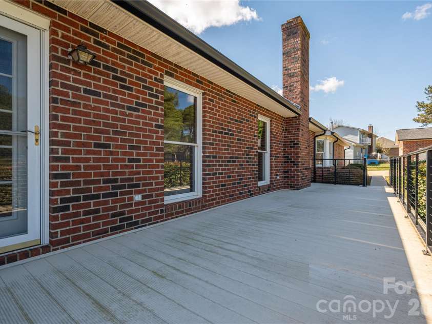 2515 Myra Lane, Lincolnton, NC 28092.  MLS# CAR4357000, YatesRealty ID 11788. 