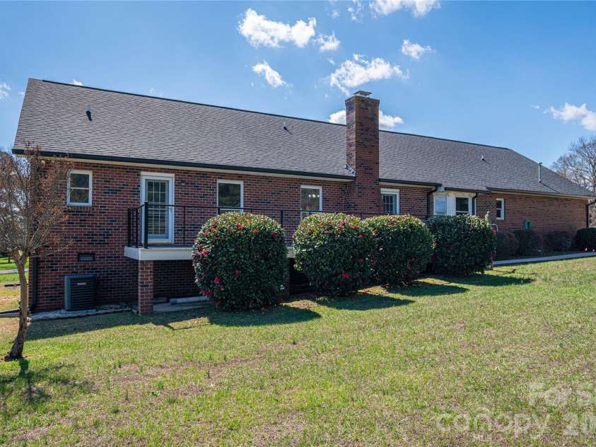 2515 Myra Lane, Lincolnton, NC 28092.  MLS# CAR4357000, YatesRealty ID 11788. 
