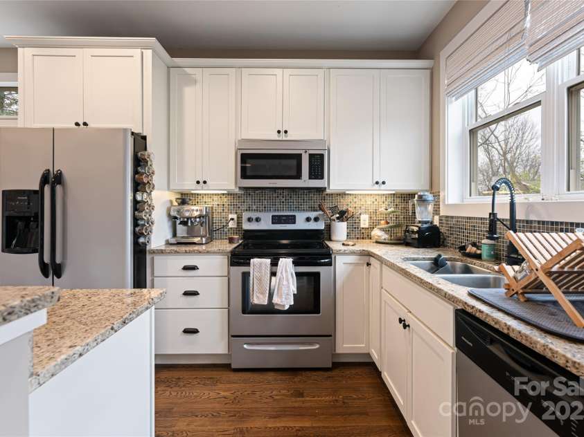 32 Burk Street, Asheville, NC 28806.  MLS# CAR4243314, YatesRealty ID 11788. 